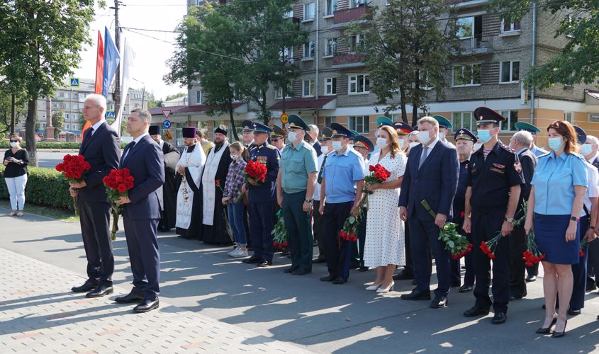 В Пскове росгвардейцы приняли участие в торжественных мероприятиях, посвященных 77-й годовщине освобождения города Пскова от немецко-фашистских захватчиков