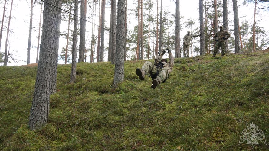 Псковский СОБР Росгвардии завершил полевой выход 