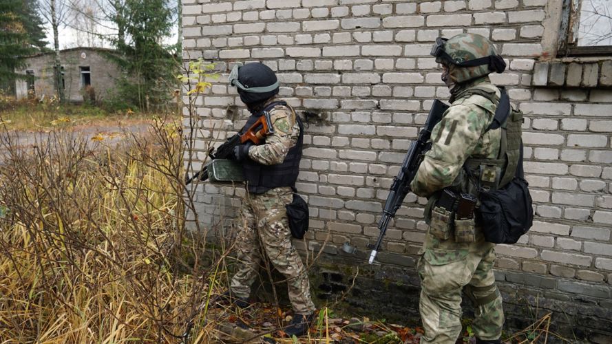 Завершился полевой выход сотрудников ОМОН Управления Росгвардии по Псковской области