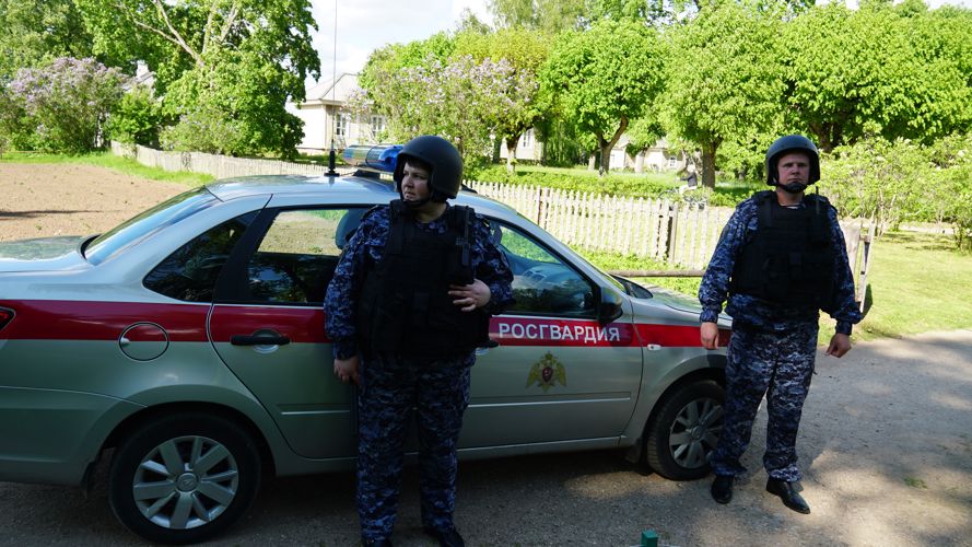 Росгвардейцы обеспечивают безопасность граждан при проведении мероприятий, проходящих в рамках Дней пушкинской поэзии