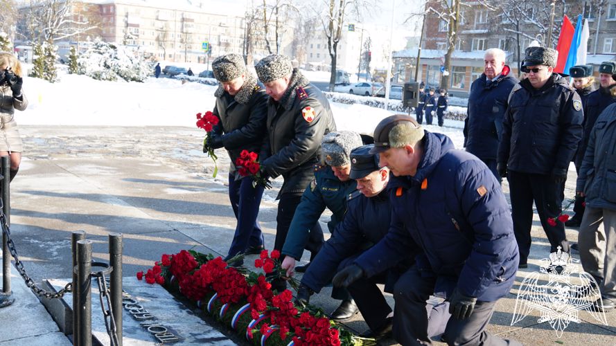 Начальник Псковского территориального Управления Росгвардии принял участие в торжественном ритуале в честь Дня защитника Отечества