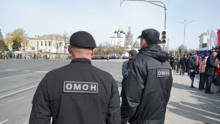 Псковские росгвардейцы примут участие в обеспечении общественной безопасности в период проведения праздничных мероприятий
