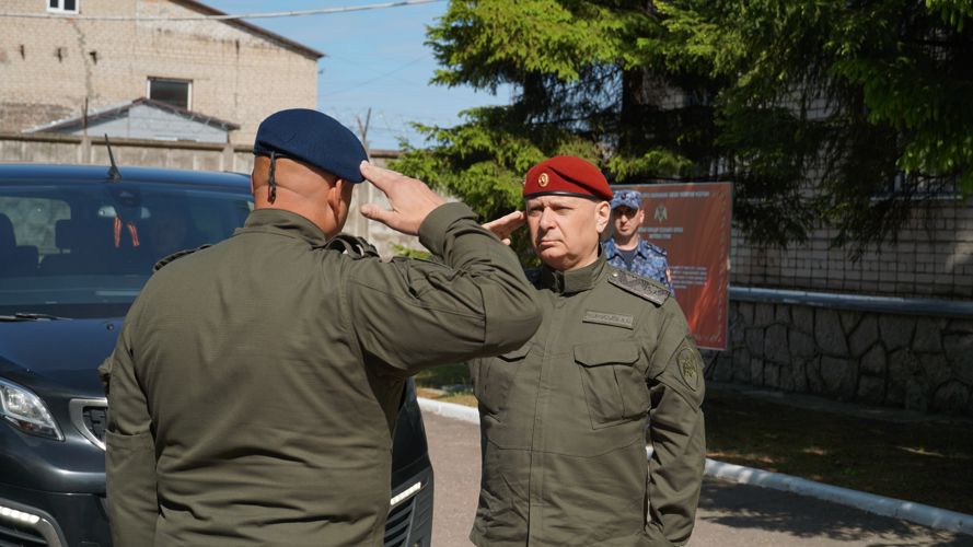 Командующий Северо-Западным округом Росгвардии проверил готовность подразделений в Псковской области