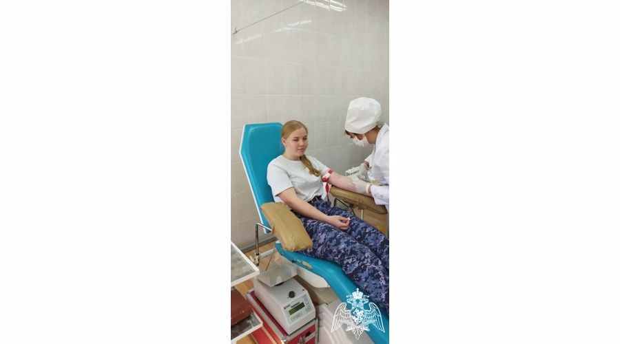 Псковские росгвардейцы приняли участие в добровольной сдачи крови