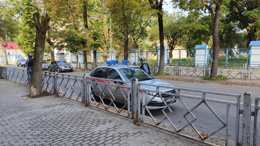 В Псковской области росгвардейцы проверяют готовность образовательных учреждений к новому учебному году