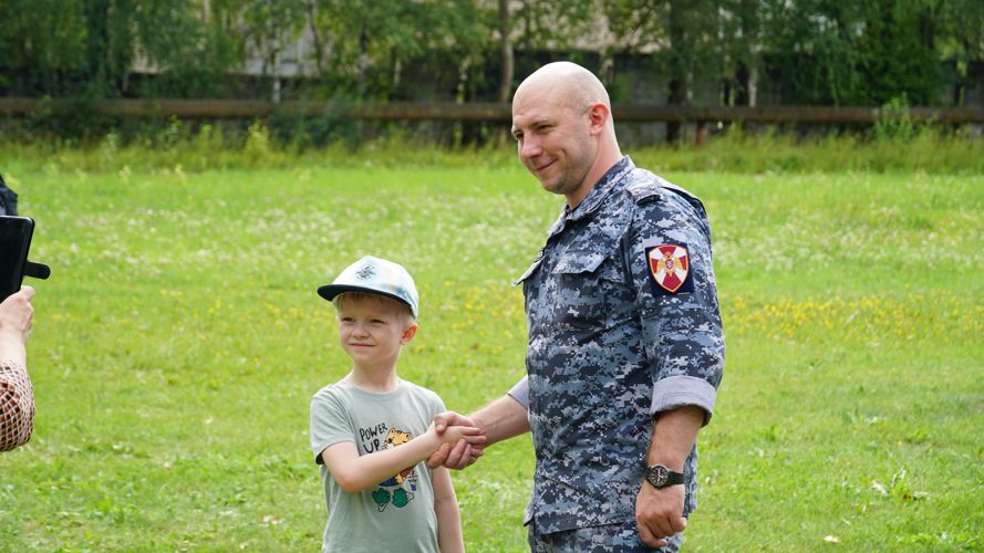 В Пскове прошла акция «Зарядись энергией с Росгвардией»