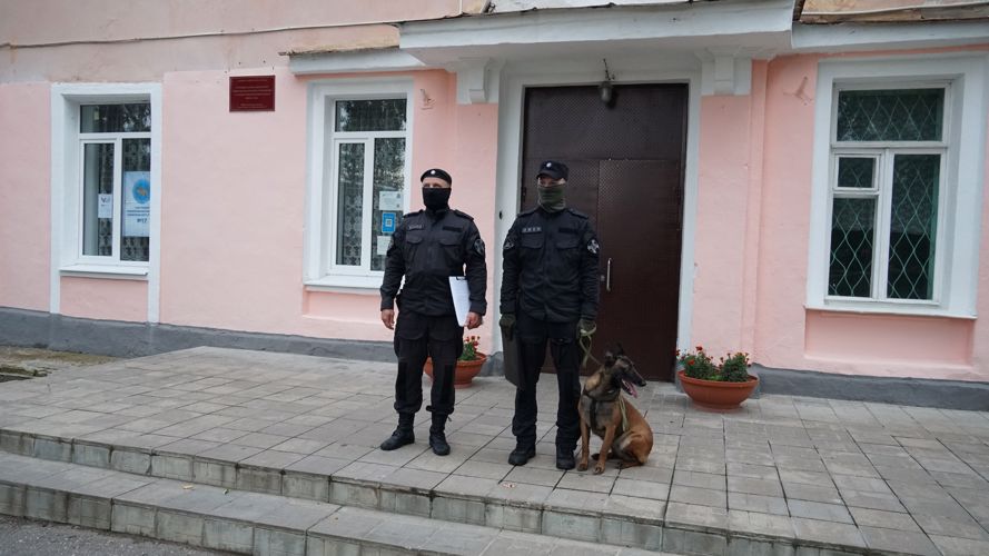 В Псковской области росгвардейцы  обеспечивают общественную безопасность при проведении мероприятий,  посвященных Дню знаний