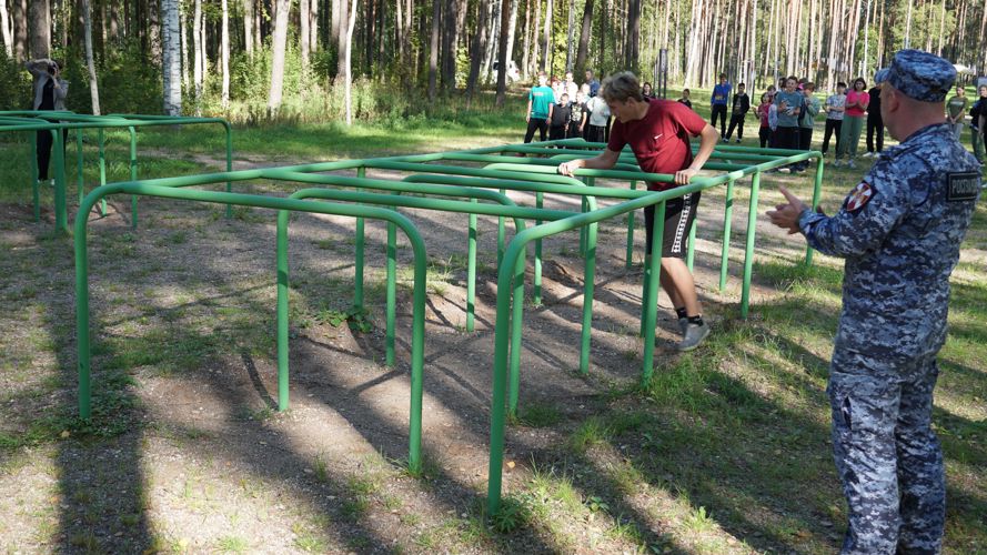 Росгвардейцы организовали спортивный праздник для воспитанников печорского центра помощи детям