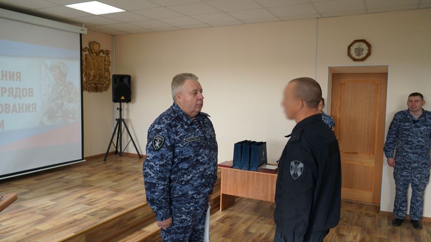 Сотрудников СОБР «Гепард» Росгвардии наградили в Пскове