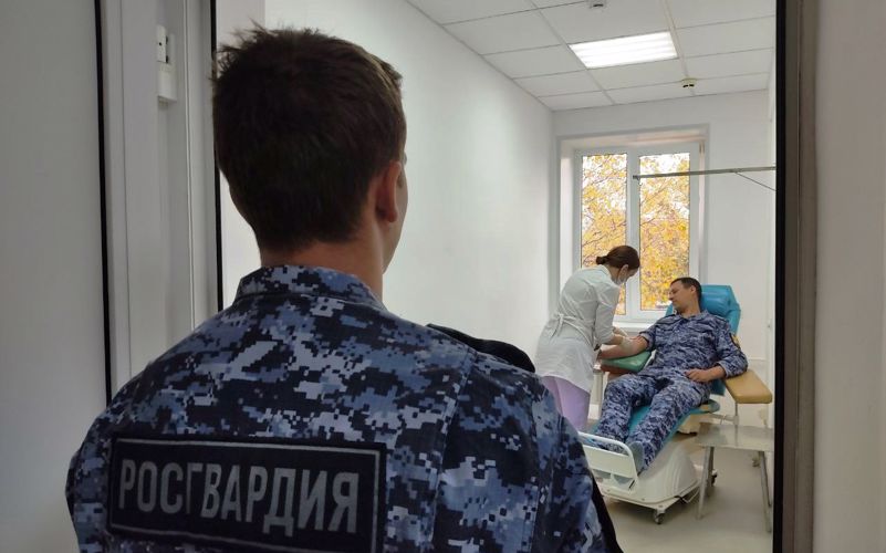 Псковские росгвардейцы приняли участие в марафоне донорства костного мозга