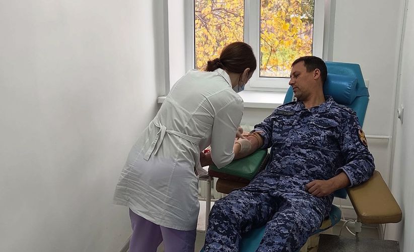 Псковские росгвардейцы приняли участие в марафоне донорства костного мозга