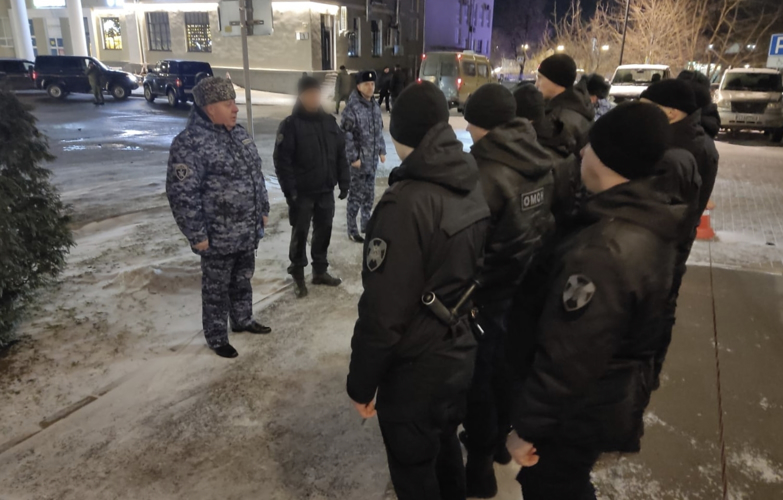 Росгвардейцы принимают участие в обеспечении общественной безопасности в Новогоднюю ночь