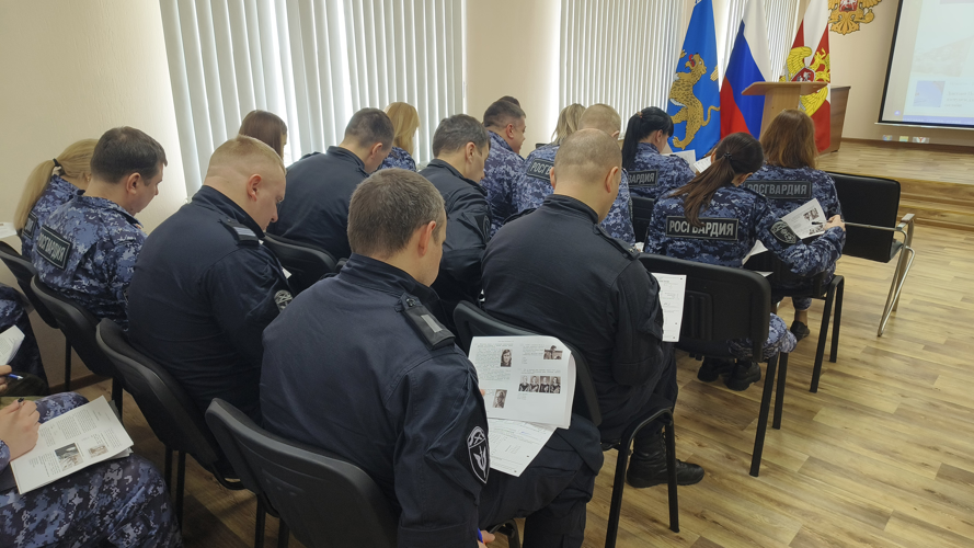 Псковские росгвардейцы приняли участие в «Диктанте Победы»