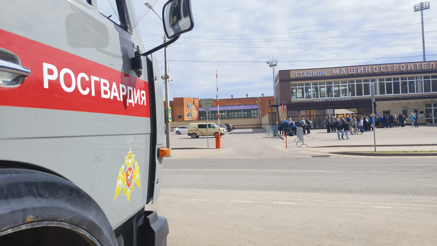 Росгвардейцы принимают участие в обеспечении общественной безопасности при проведении праздничных мероприятий