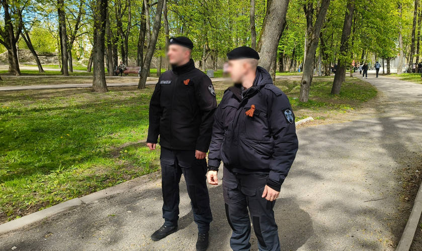 Росгвардейцы принимают участие в обеспечении общественной безопасности при проведении праздничных мероприятий