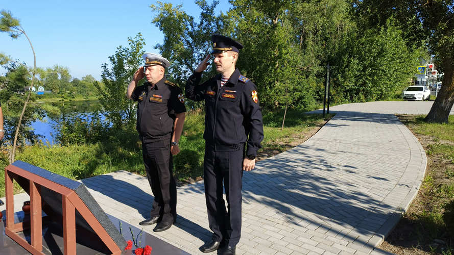 Росгвардейцы почтили память защитников Пскова