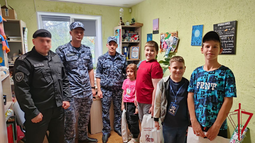 Росгвардейцы приняли участие в акции «Собери рюкзак добра»