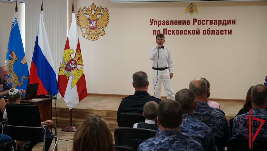 В региональном Управлении Росгвардии поздравили первоклассников
