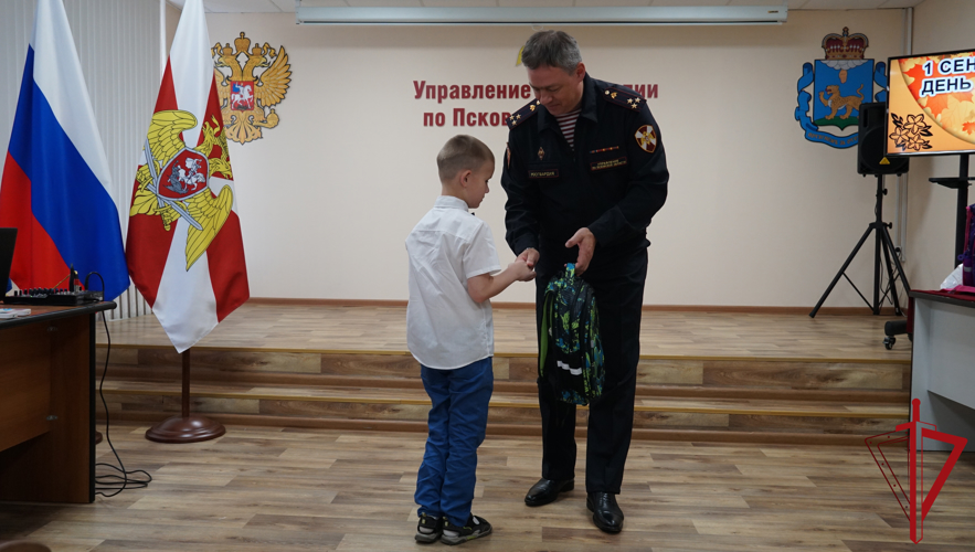 В региональном Управлении Росгвардии поздравили первоклассников