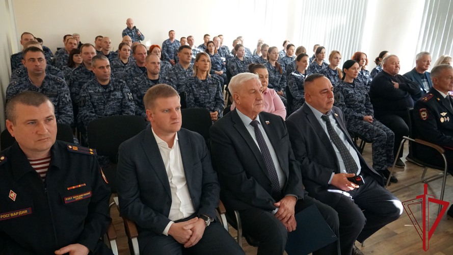 В Пскове наградили сотрудников вневедомственной охраны Росгвардии