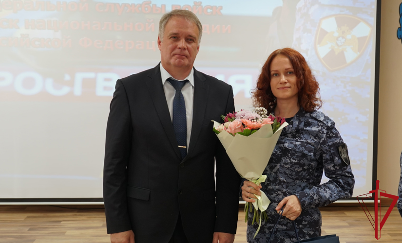 В Пскове наградили сотрудников вневедомственной охраны Росгвардии