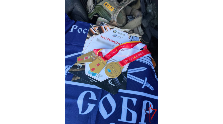 Сотрудник псковского СОБР «Гепард» Росгвардии завоевал первое место в соревнованиях по практической стрельбе