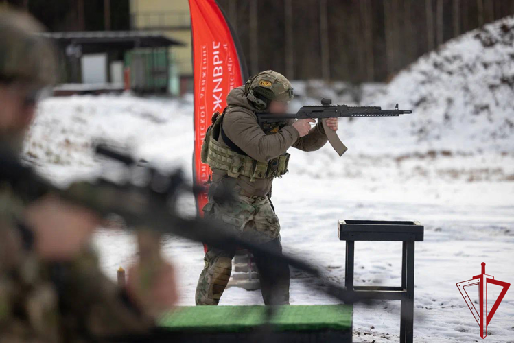 Сотрудник псковского СОБР «Гепард» Росгвардии завоевал первое место в соревнованиях по практической стрельбе