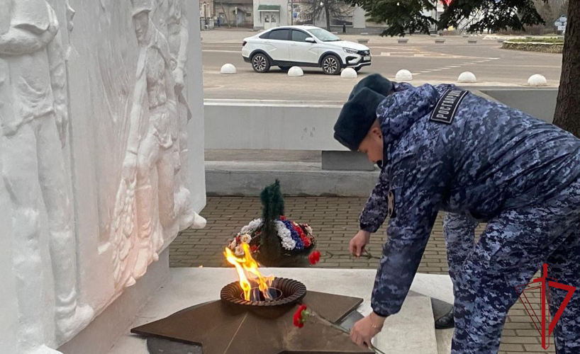 В Псковской области росгвардейцы приняли участие в памятных мероприятиях