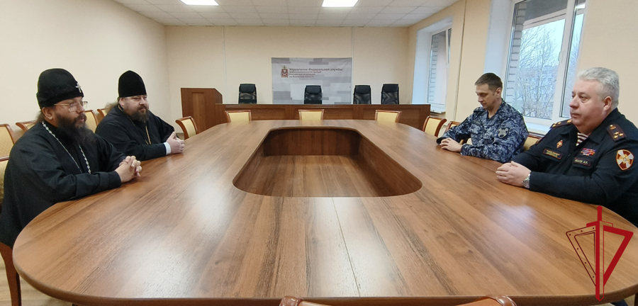Рабочую встречу с  митрополитом Псковским и Порховским Матфеем провел начальник Управления Росгвардии