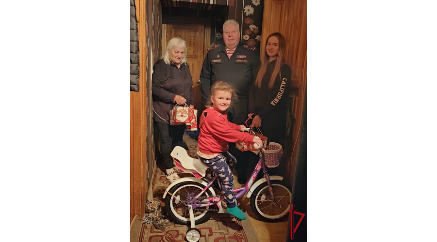 Начальник Управления Росгвардии по Псковской области исполнил новогоднюю мечту юной великолучанки
