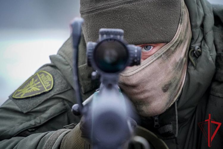 Под Петербургом Псковские  росгвардейцы, вместе с коллегами других  регионов страны отработали стрельбу из гранатометов и снайперских винтовок
