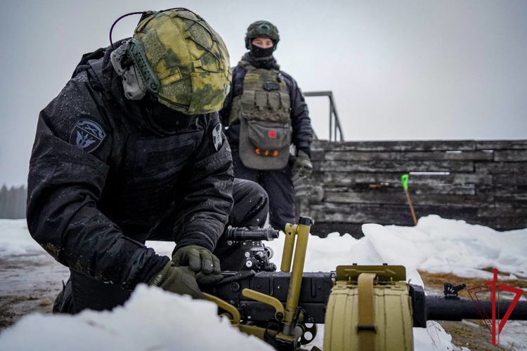 Под Петербургом Псковские  росгвардейцы, вместе с коллегами других  регионов страны отработали стрельбу из гранатометов и снайперских винтовок