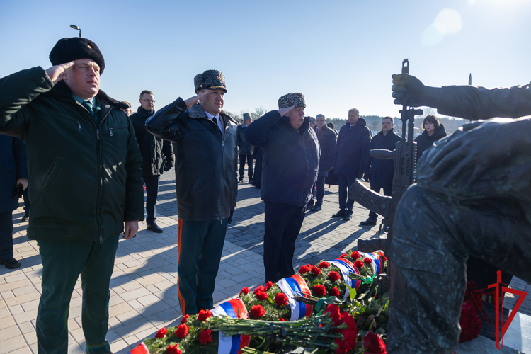 Начальник Псковского территориального Управления Росгварди принял участие в торжественном ритуале в честь Дня защитника Отечества