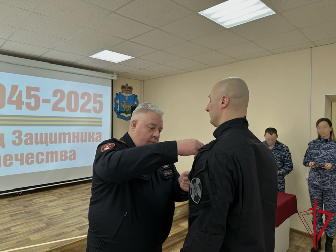 В Пскове росгвардейцы отметили День защитника Отечества 