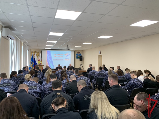 Псковские росгвардейцы приняли участие в «Диктанте Победы»