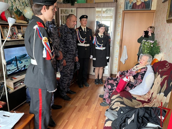 Псковские Росгвардейцы поздравили с наступающим Днем Великой Победы ветеранов