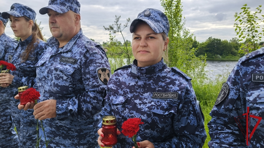 Росгвардейцы почтили память защитников Пскова