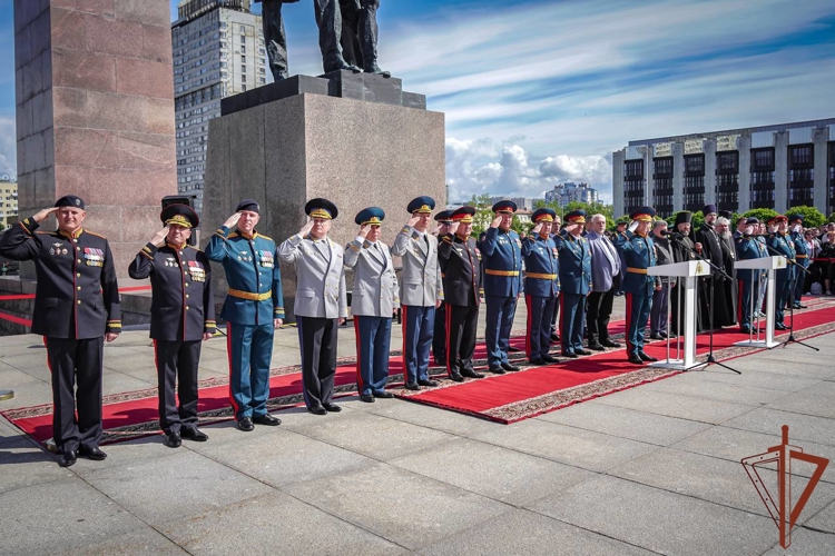 Первый выпуск офицеров Военной ордена Жукова академии войск национальной гвардии Российской Федерации состоялся в Санкт-Петербурге