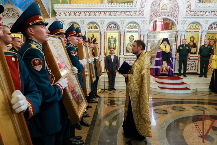 В День крещения Руси в главный храм Росгвардии доставили иконы небесных покровителей отрядов спецназа ведомства