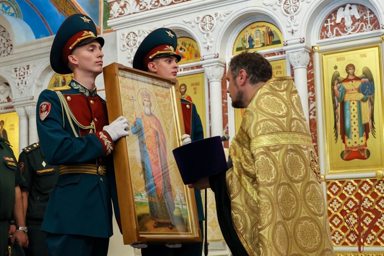 В День крещения Руси в главный храм Росгвардии доставили иконы небесных покровителей отрядов спецназа ведомства