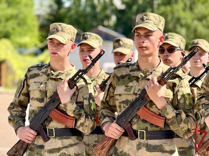 Псковичи, призванные на службу в Росгвардию, приняли присягу