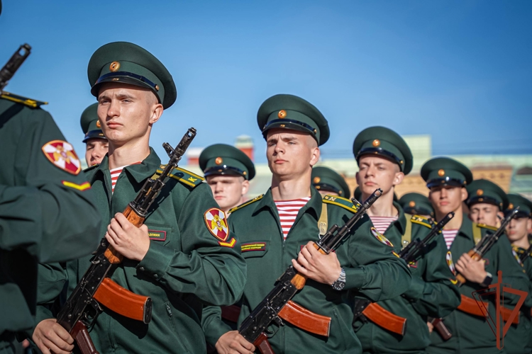 Генерал-полковник Алексей Воробьёв поздравил первокурсников Военной академии Росгвардии с принятием Военной присяги