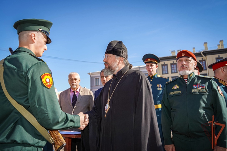 Генерал-полковник Алексей Воробьёв поздравил первокурсников Военной академии Росгвардии с принятием Военной присяги