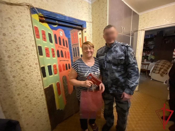 В Псковской области росгвардейцы поздравили с Днём матери матерей погибших товарищей