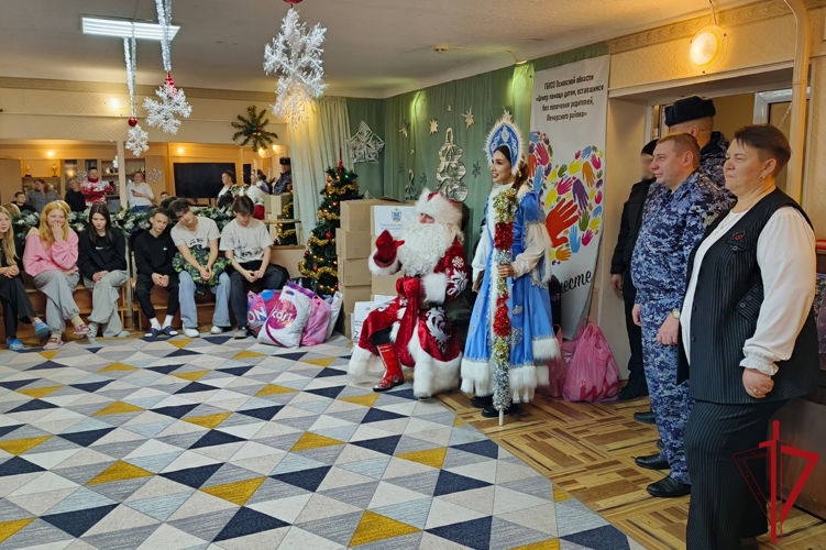 В Псковской области завершилась акция Росгвардии «Дед Мороз специального назначения»