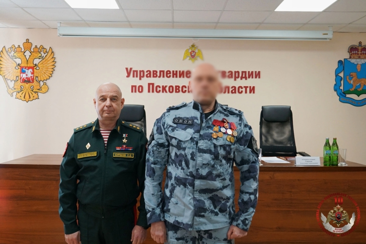 Командующий Северо-Западным округом представил личному составу начальника Управления Росгвардии по Псковской области  