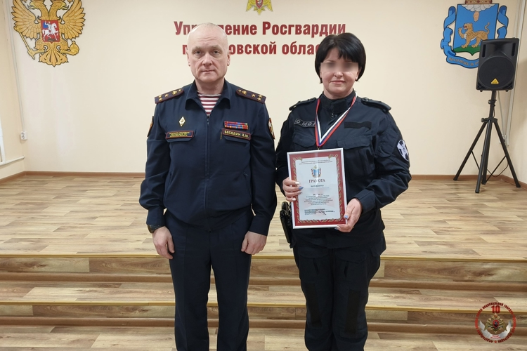 В Управлении Росгвардии по Псковской области прошли соревнования по стрельбе среди женщин