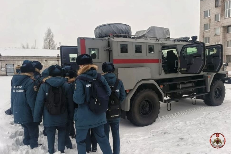 Псковские школьники посетили региональное управление Росгвардии