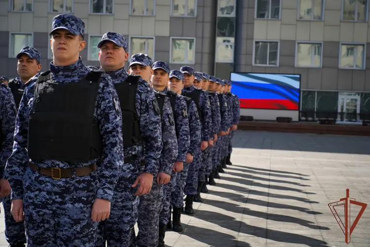 Сотрудники вневедомственной охраны Росгвардии запустили флешмоб к юбилею ведомства (видео)