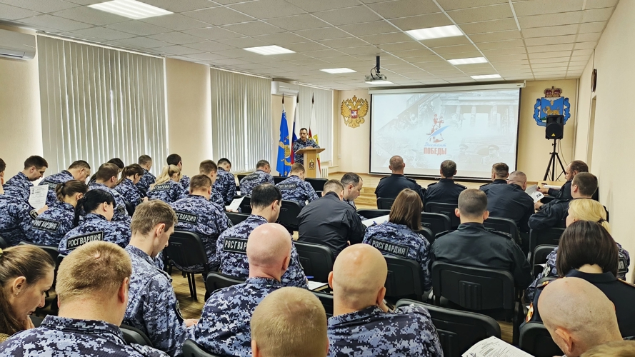 В Пскове росгвардейцы  приняли участие в «Диктанте Победы»